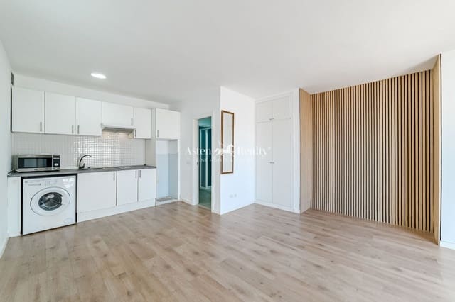 Flat te koop in San Eugenio Alto, Adeje met zwembad - € 190.000 (Ref: 9242099)