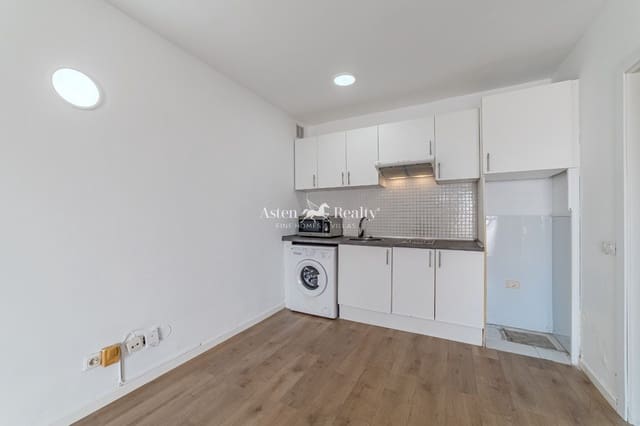 Flat te koop in San Eugenio Alto, Adeje met zwembad - € 190.000 (Ref: 9242099)