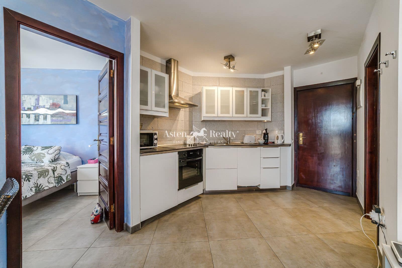 1 bedroom Flat for sale in Playa de las Americas with pool - € 435,000 (Ref: 9246137)