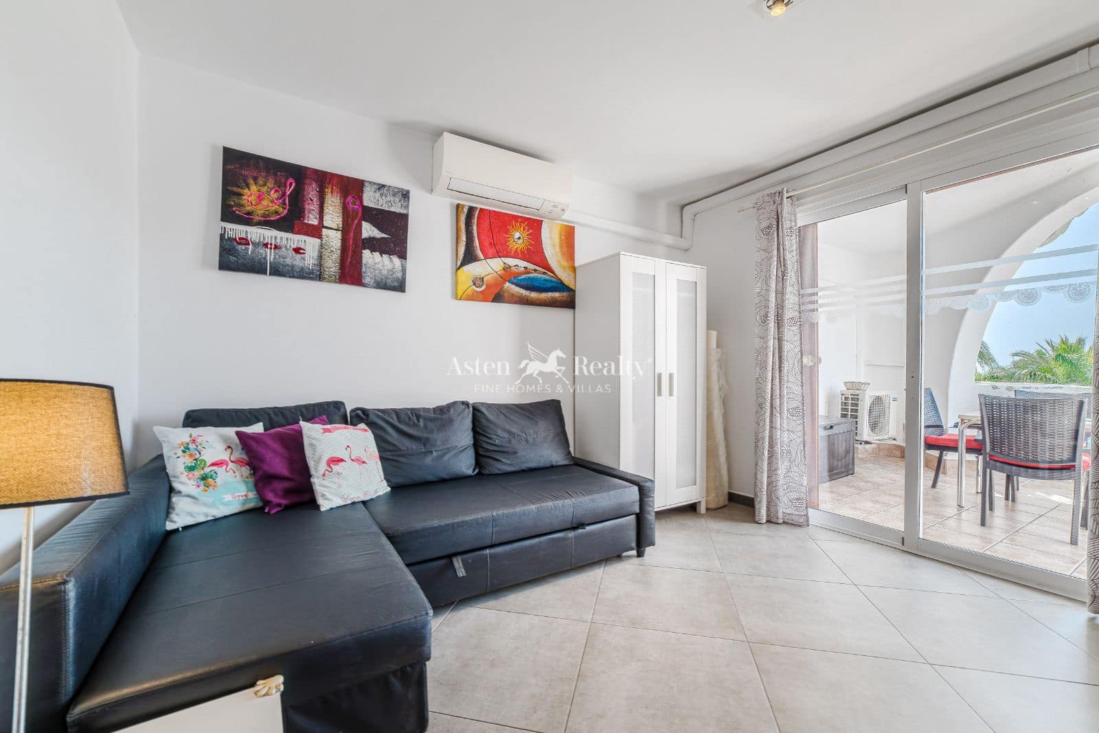 1 bedroom Flat for sale in Playa de las Americas with pool - € 435,000 (Ref: 9246137)