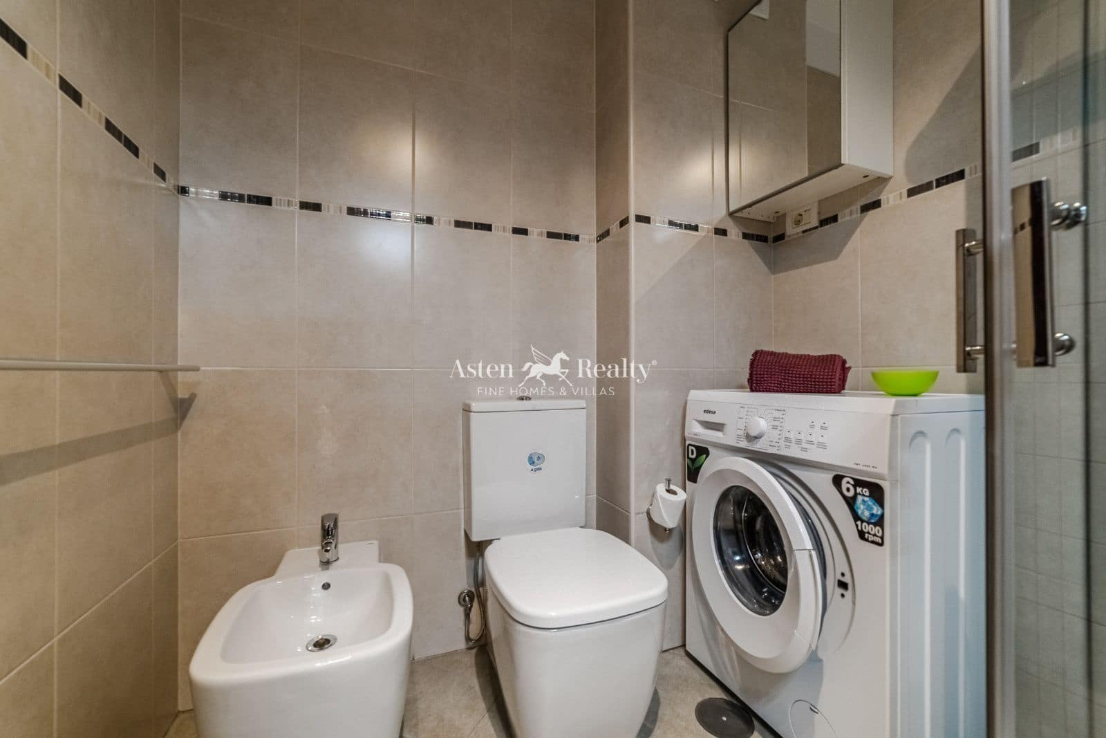 1 bedroom Flat for sale in Playa de las Americas with pool - € 435,000 (Ref: 9246137)