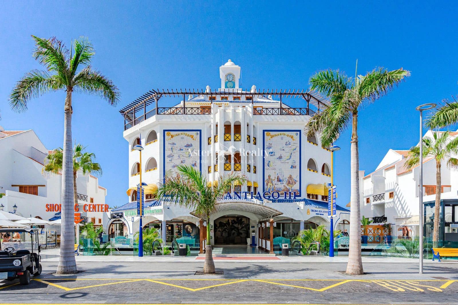 1 bedroom Flat for sale in Playa de las Americas with pool - € 435,000 (Ref: 9246137)