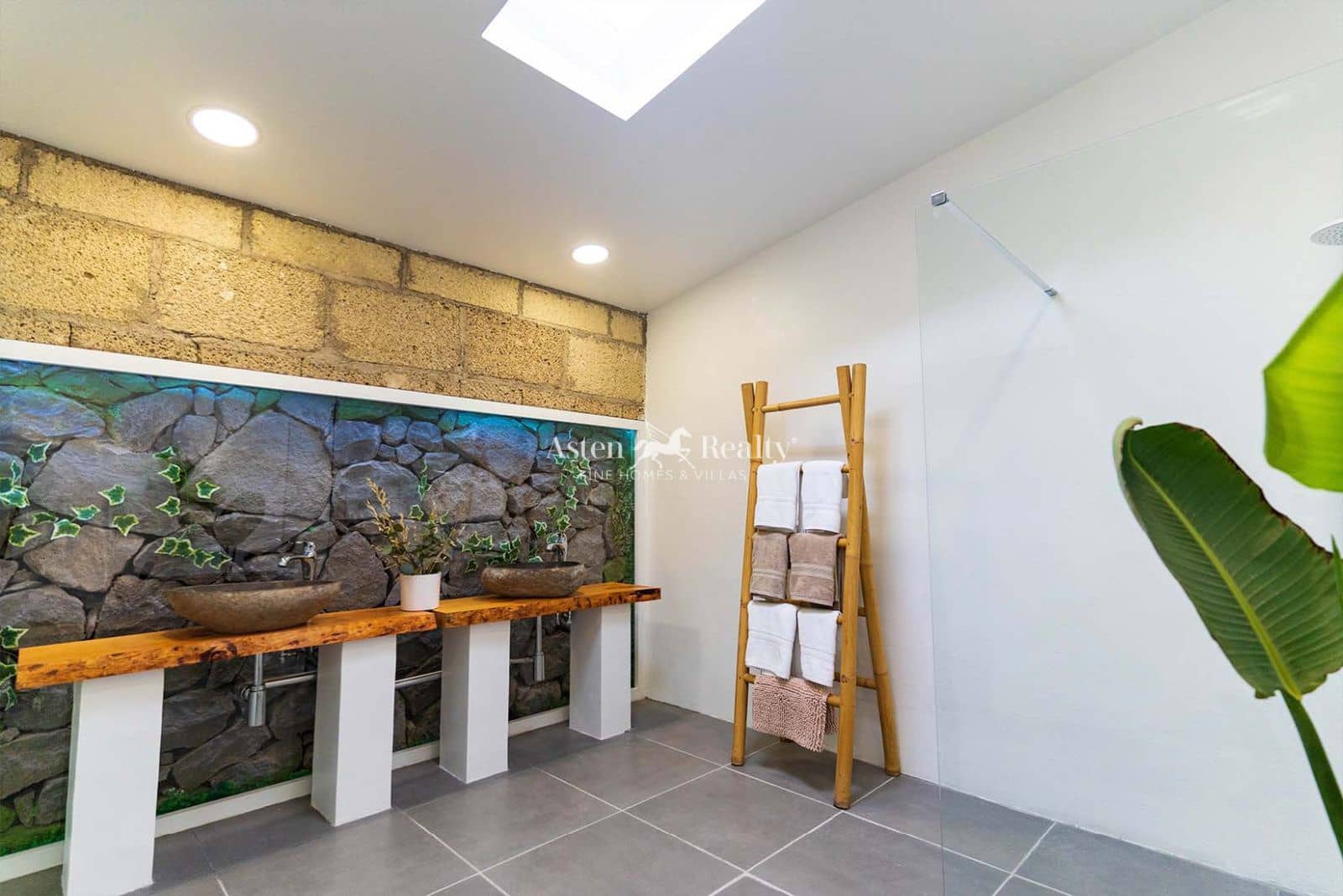 3 soverom Villa til salgs i Torviscas med svømmebasseng garasje - € 1 190 000 (Ref: 9249243)