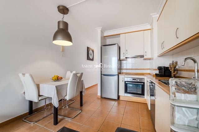 2 slaapkamer Penthouse te koop in El Medano, Granadilla de Abona met zwembad garage - € 435.000 (Ref: 9251728)