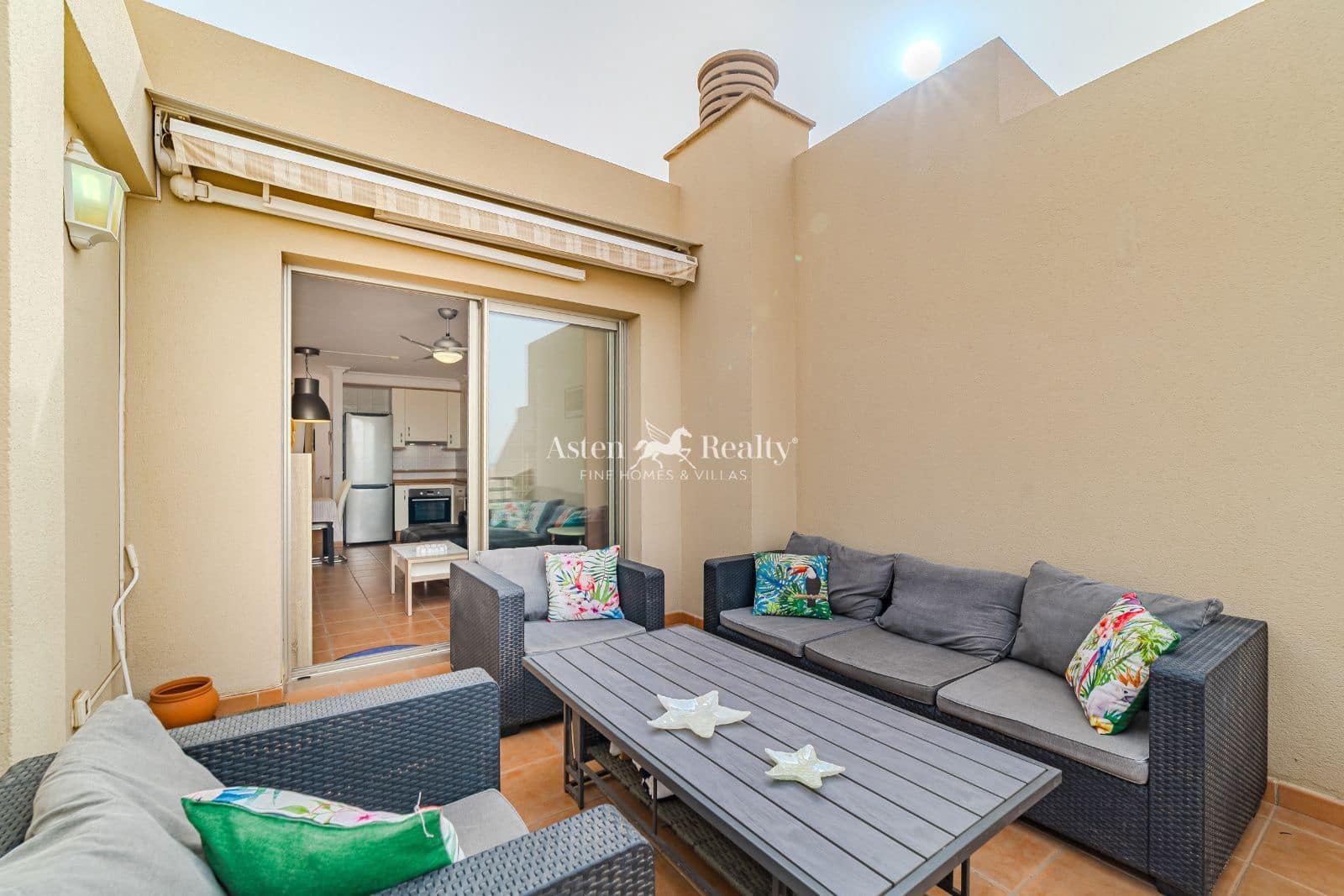 2 chambre Penthouse à vendre à El Medano avec piscine garage - 435 000 € (Ref: 9251728)