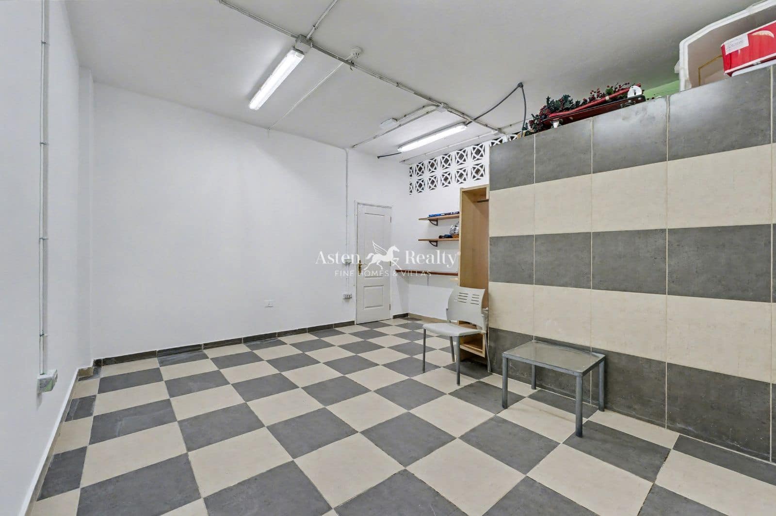 Företag till salu i Playa de las Americas - 998 000 € (Ref: 9253953)