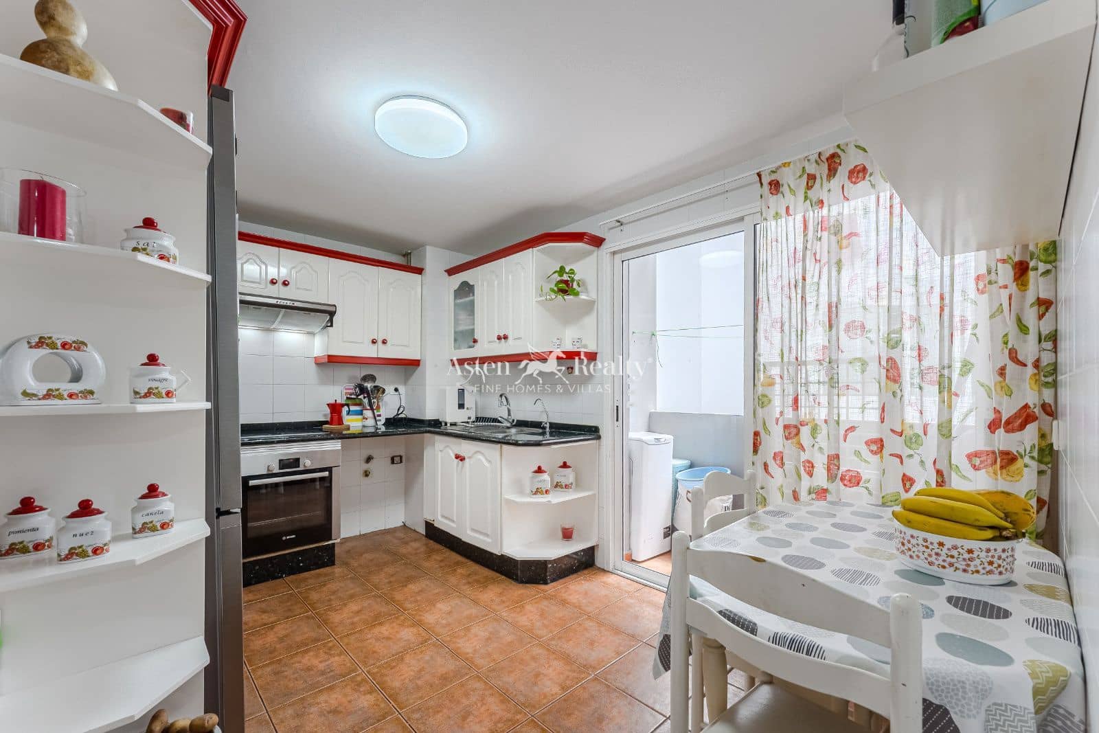 3 soveværelse Lejlighed til salg i El Medano med garage - € 349.000 (Ref: 9255861)