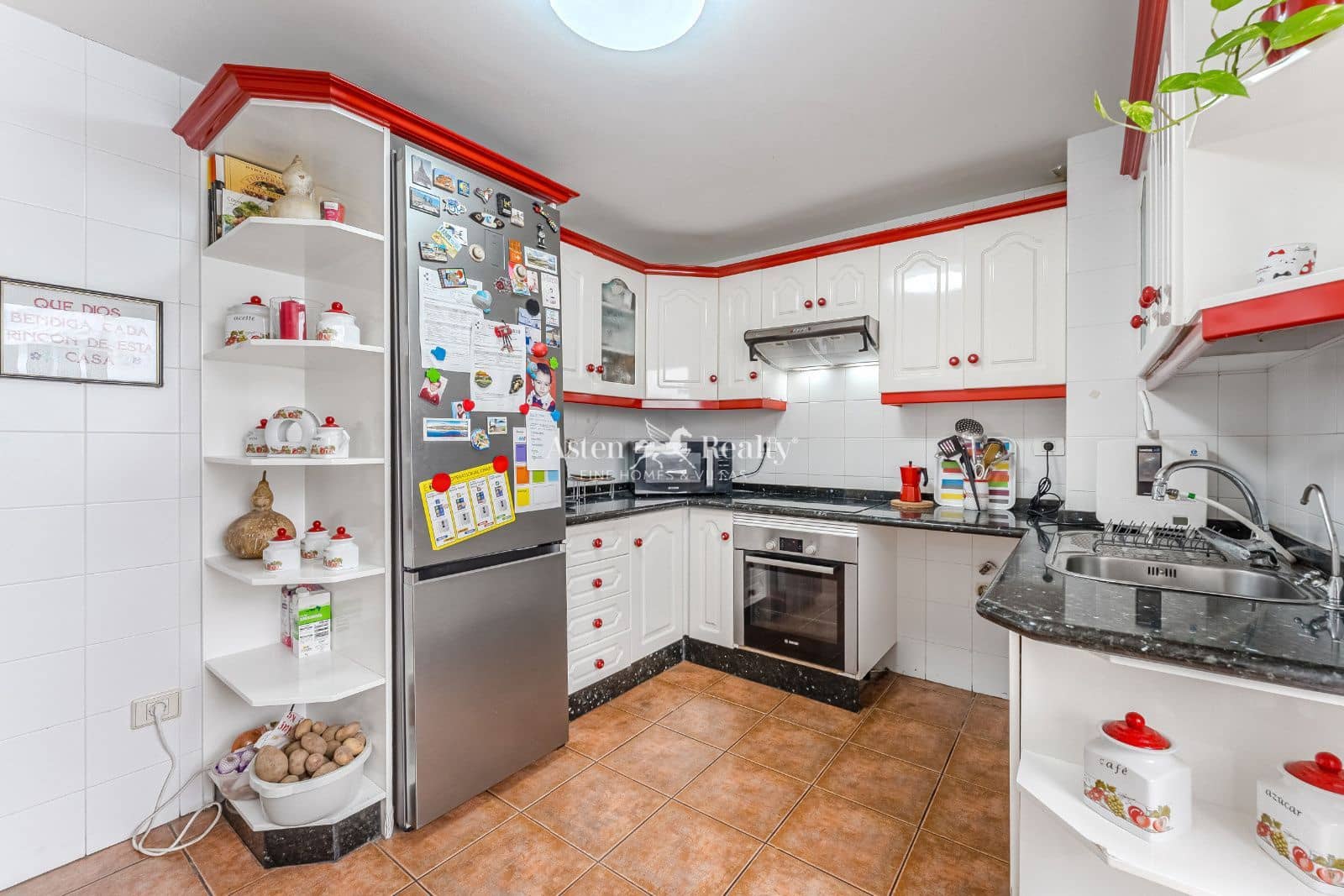 3 soveværelse Lejlighed til salg i El Medano med garage - € 349.000 (Ref: 9255861)