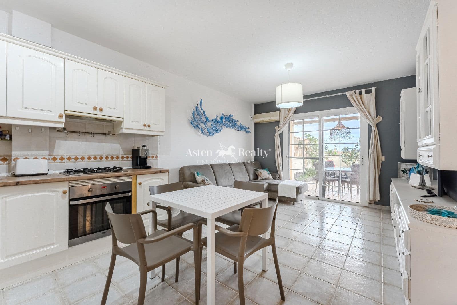 Piso de 1 habitación en Chayofa en venta con piscina - 280.000 € (Ref: 9258138)