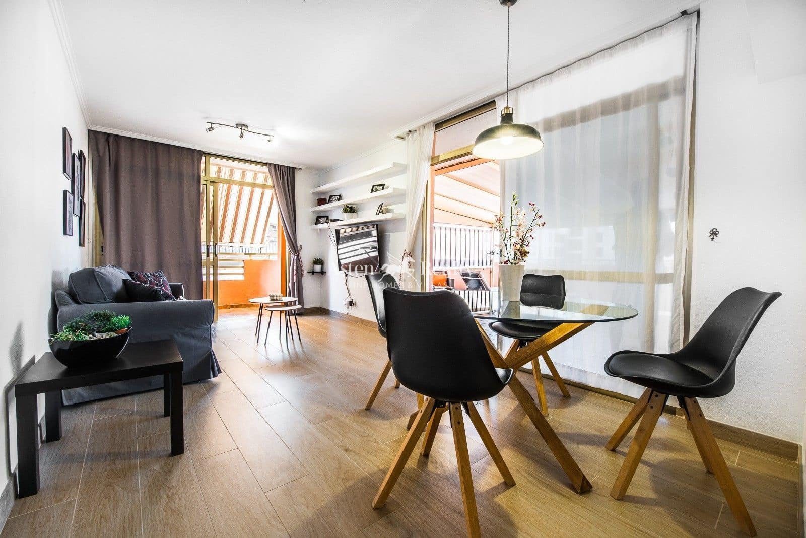 2 soverom Penthouse til salgs i Los Cristianos med svømmebasseng - € 649 000 (Ref: 9263418)