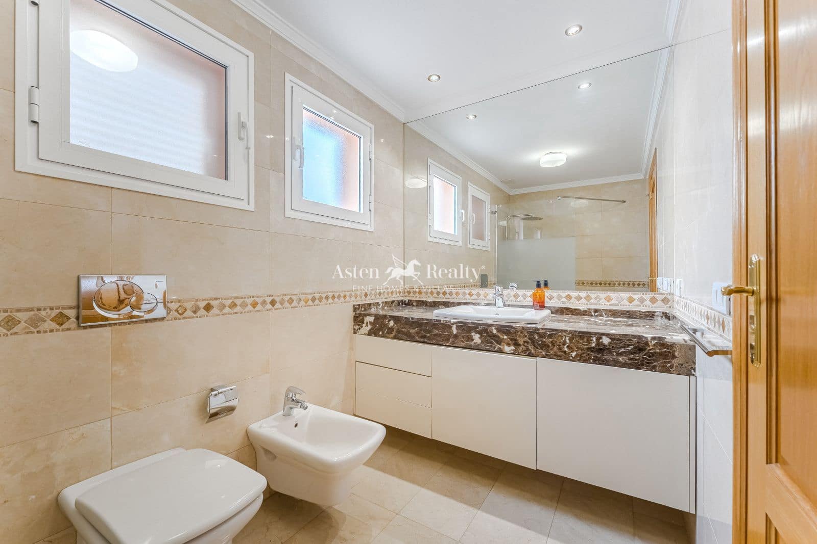 4 soverom Hus til salgs i Torviscas med svømmebasseng garasje - € 1 980 000 (Ref: 9267716)