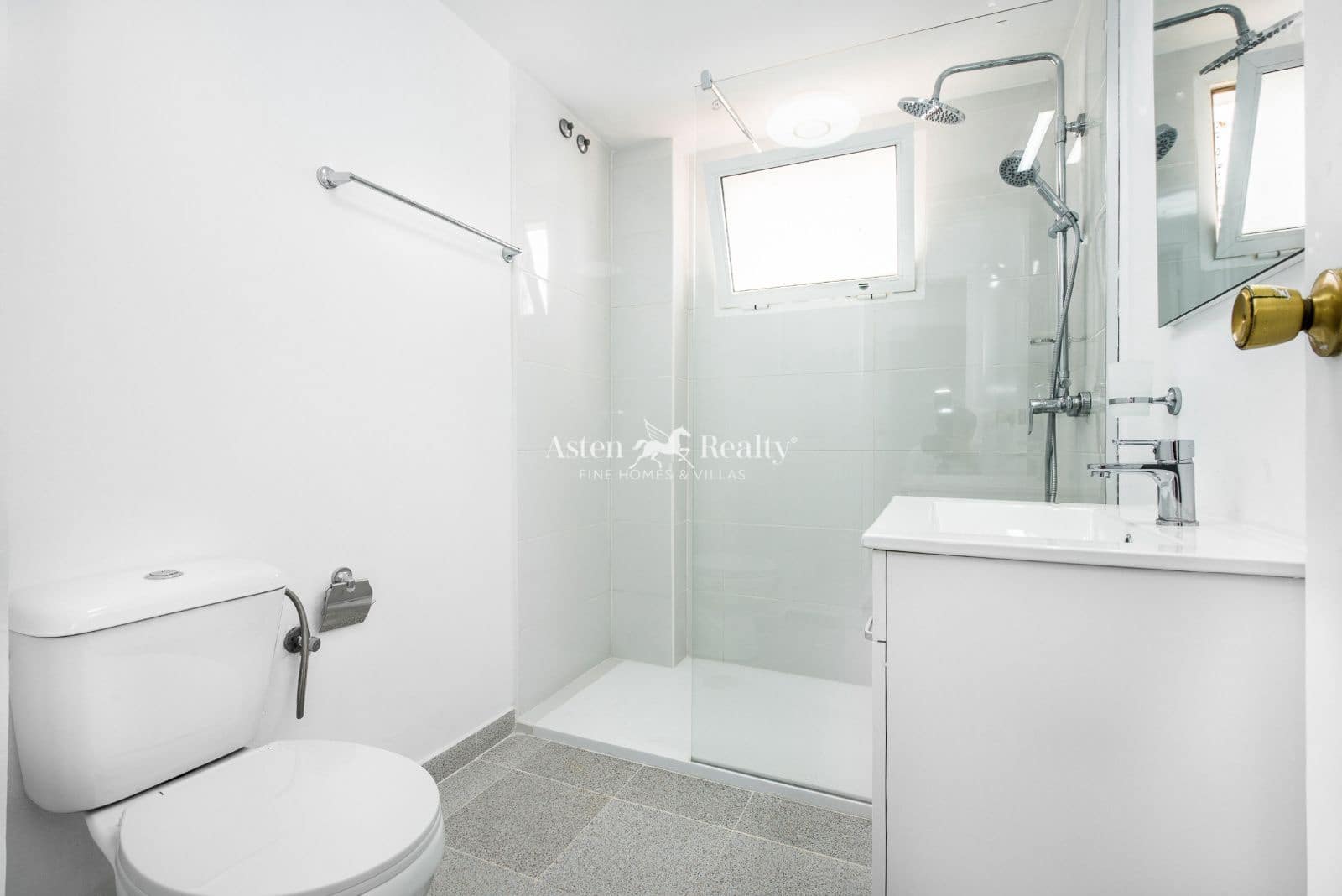 3 soveværelse Penthouse til salg i Parque de la Reina med swimmingpool garage - € 330.000 (Ref: 9275215)