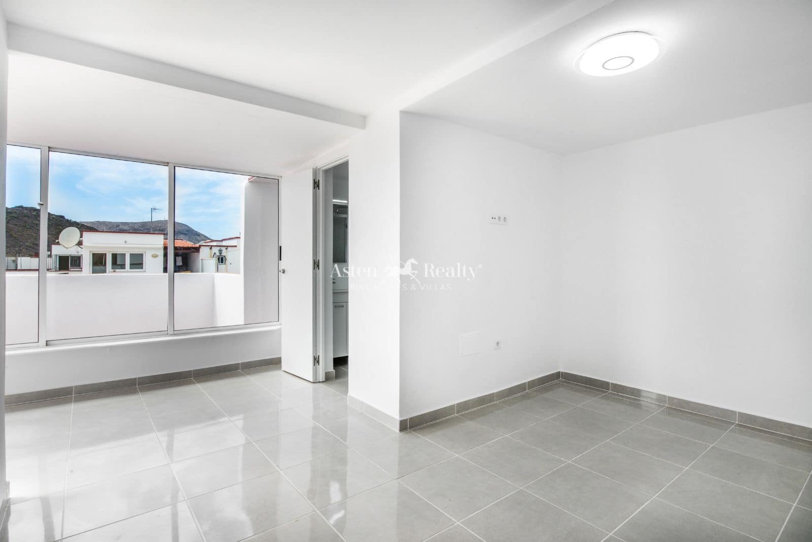 3 soveværelse Penthouse til salg i Parque de la Reina med swimmingpool garage - € 330.000 (Ref: 9275215)