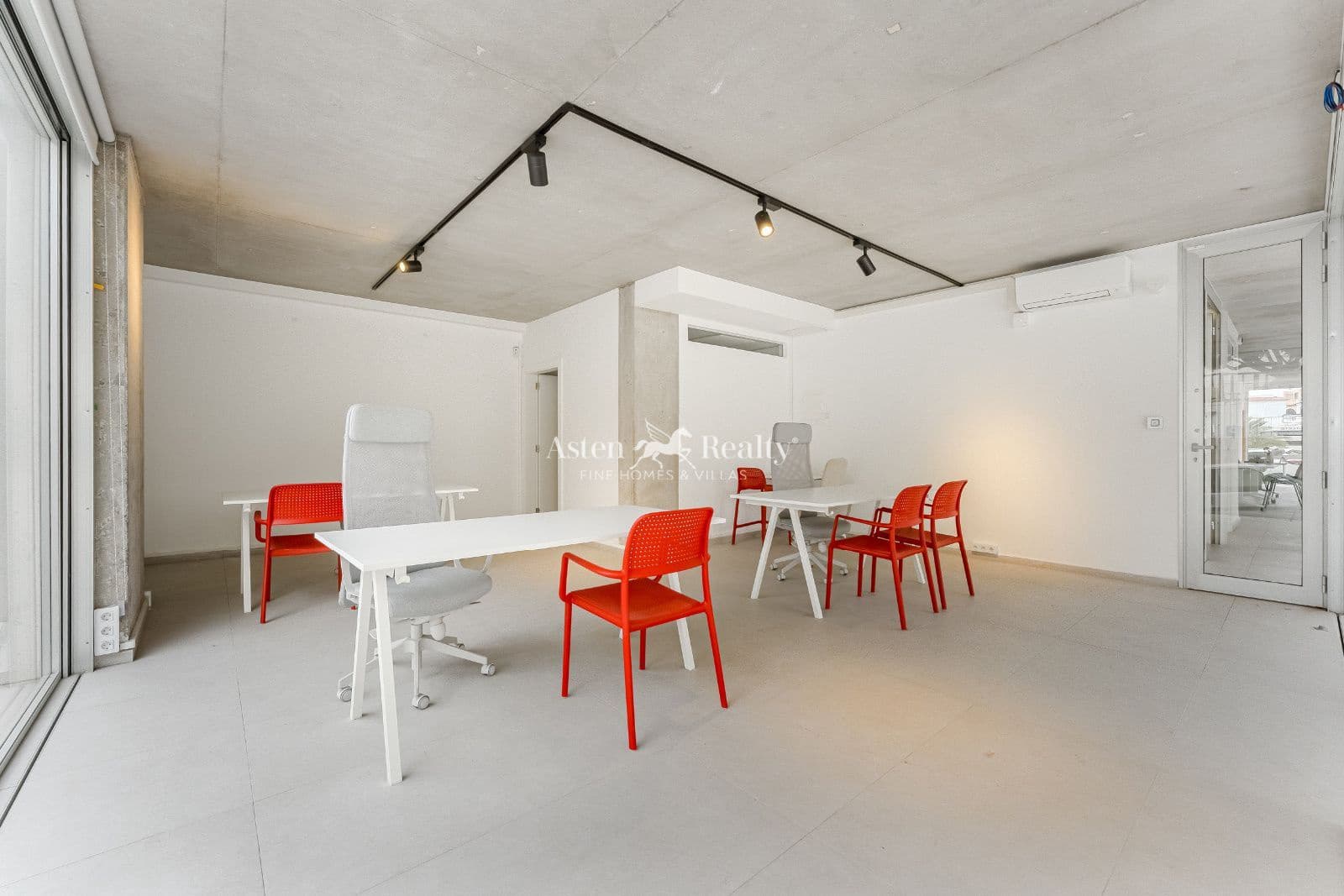 Bedrift til salgs i Adeje - € 220 000 (Ref: 9278734)