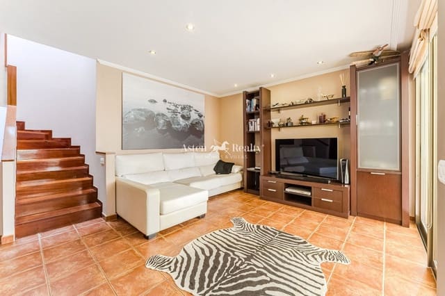 2 camera da letto Casa in vendita in El Medano, Granadilla de Abona con piscina garage - 589.000 € (Rif: 9282829)