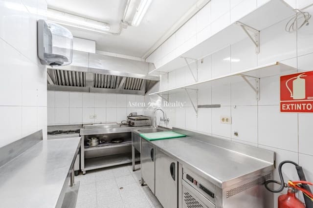 Yritys myytävänä paikassa Playa San Juan, Guía de Isora - 1 200 000 € (Ref: 9289385)