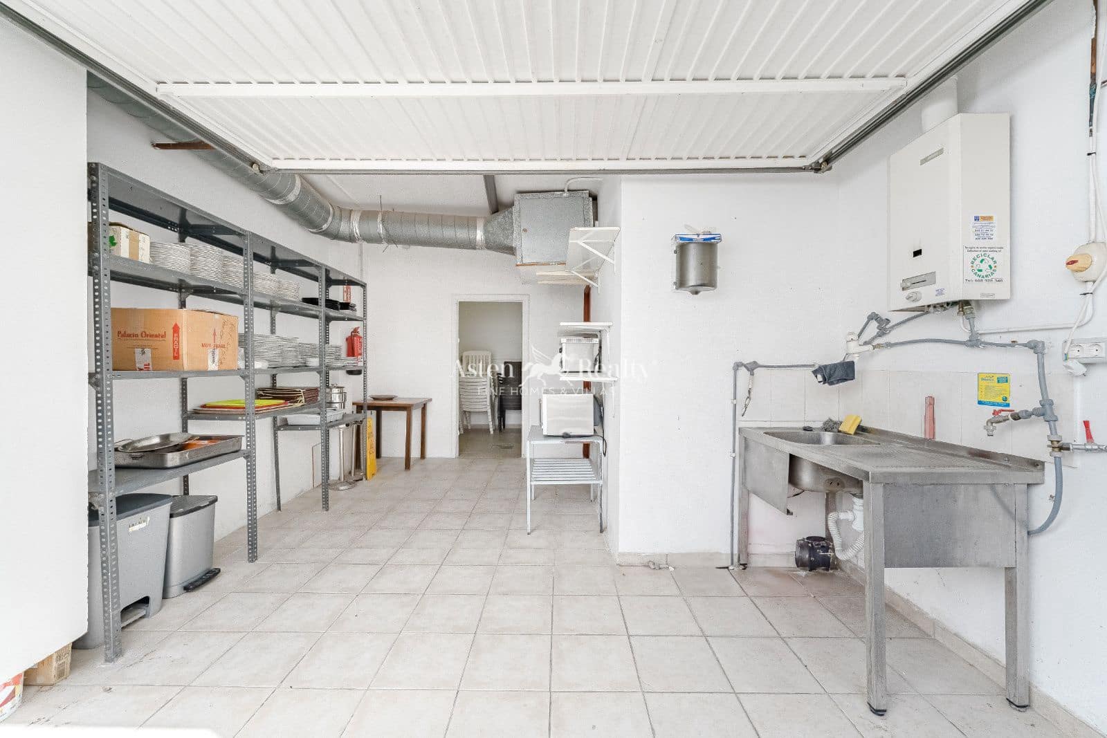 Virksomhed til salg i Playa San Juan - € 1.200.000 (Ref: 9289385)