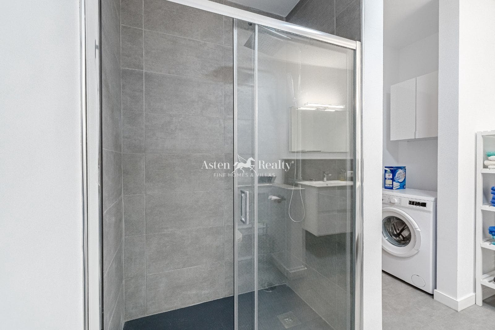 Virksomhed til salg i Playa San Juan - € 1.200.000 (Ref: 9289385)