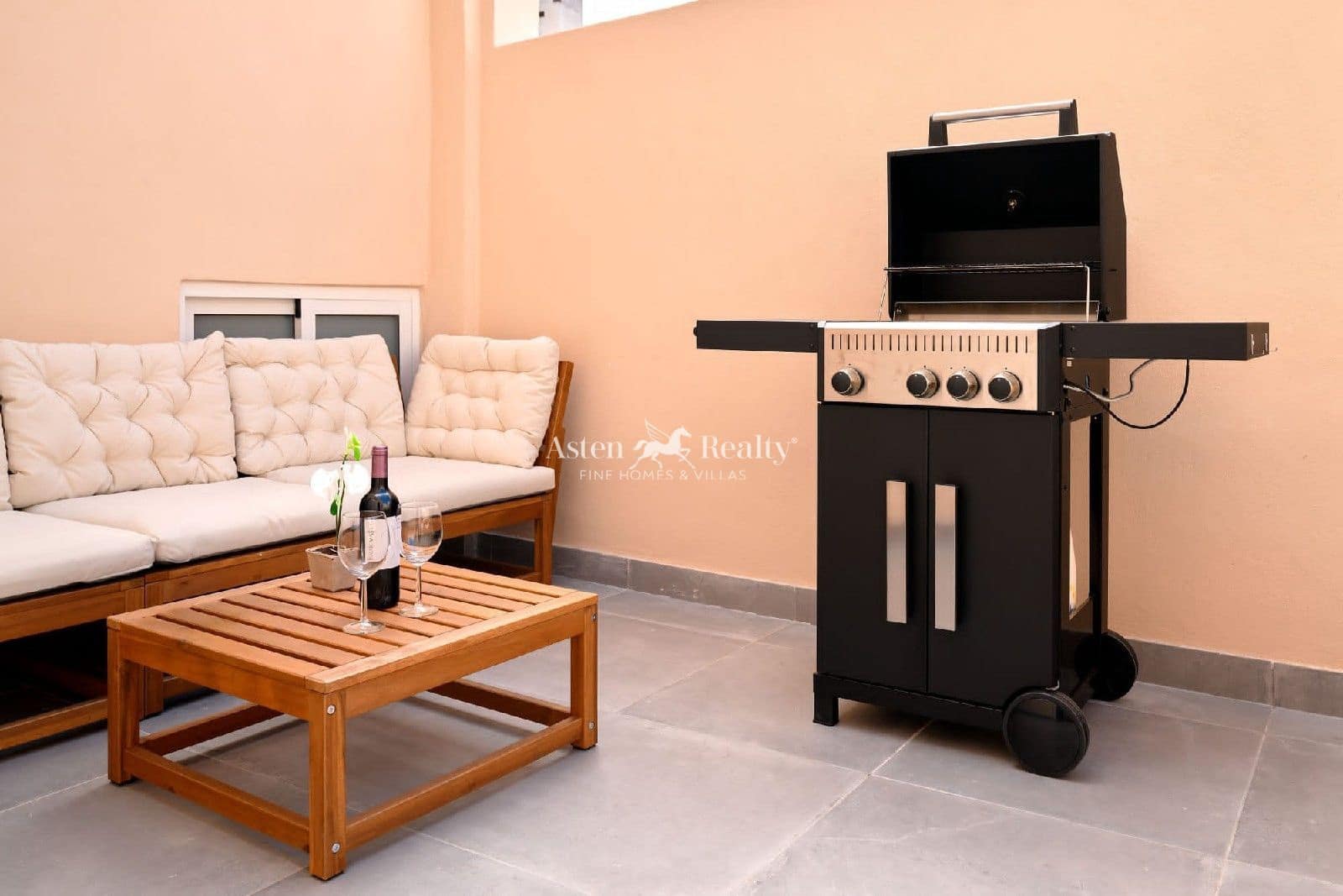 4 soveværelse Restaurant/Bar til salg i Icod de los Vinos med garage - € 449.000 (Ref: 9289386)