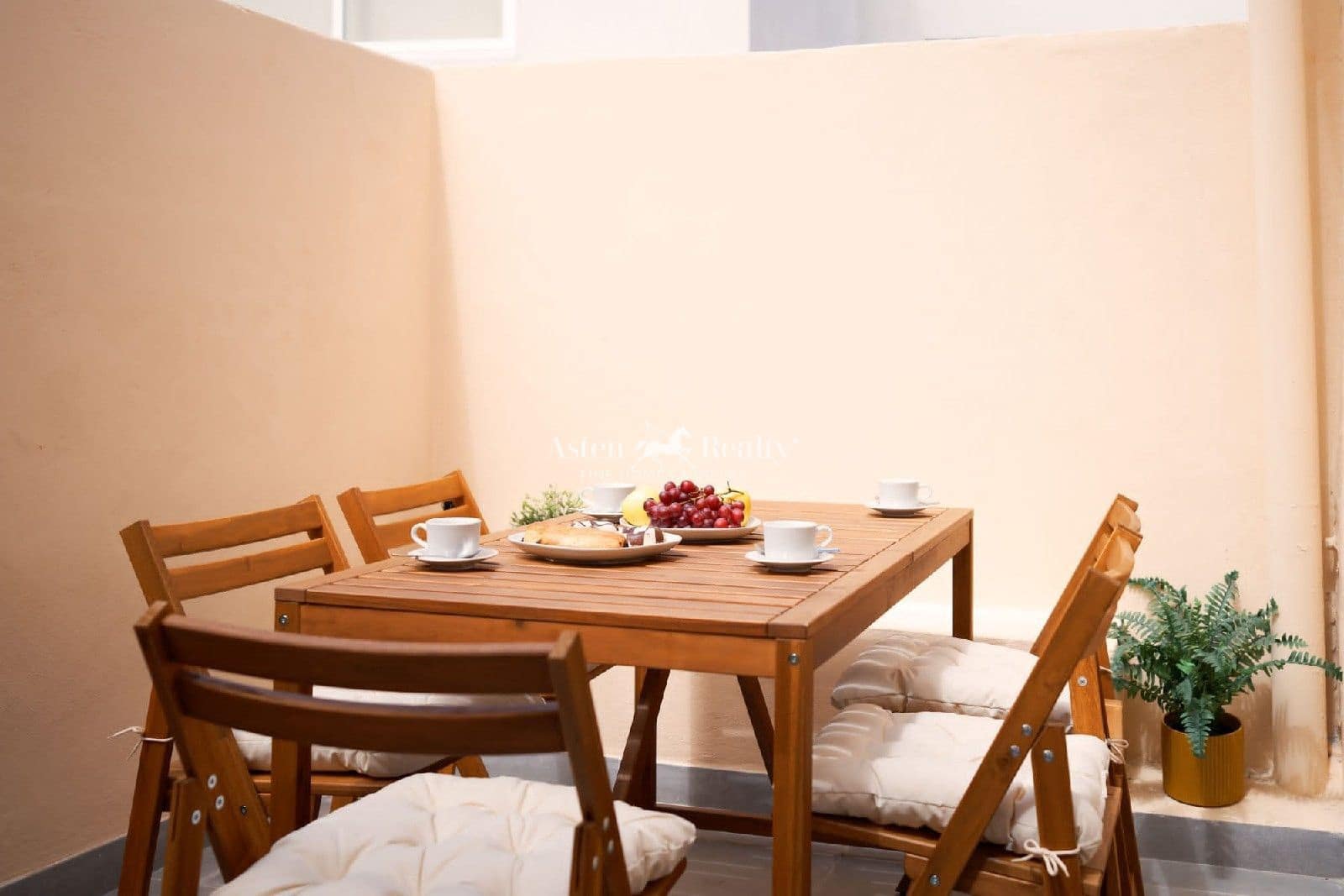 4 soveværelse Restaurant/Bar til salg i Icod de los Vinos med garage - € 449.000 (Ref: 9289386)