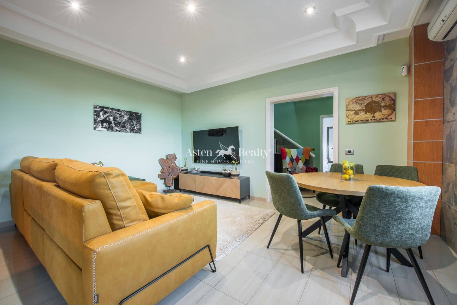 4 makuuhuone Huvila myytävänä paikassa Las Galletas mukana uima-altaan 
autotalli - 475 000 € (Ref: 9289743)