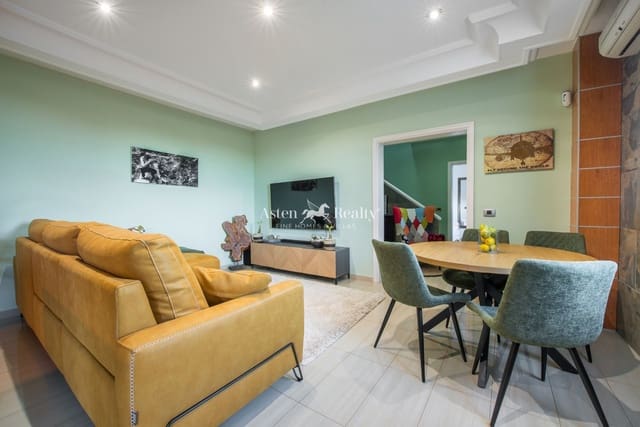 4 soveværelse Villa til salg i Las Galletas, Arona med swimmingpool garage - € 469.000 (Ref: 9289743)