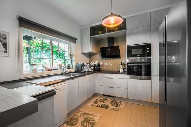 4 soveværelse Villa til salg i Las Galletas, Arona med swimmingpool garage - € 469.000 (Ref: 9289743)