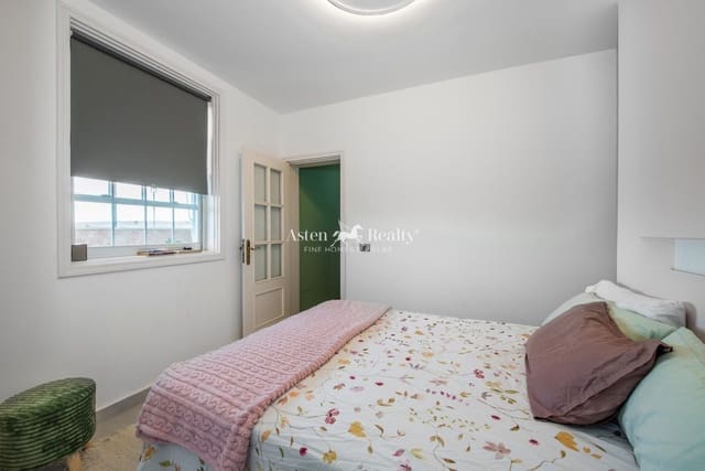 4 soveværelse Villa til salg i Las Galletas, Arona med swimmingpool garage - € 469.000 (Ref: 9289743)