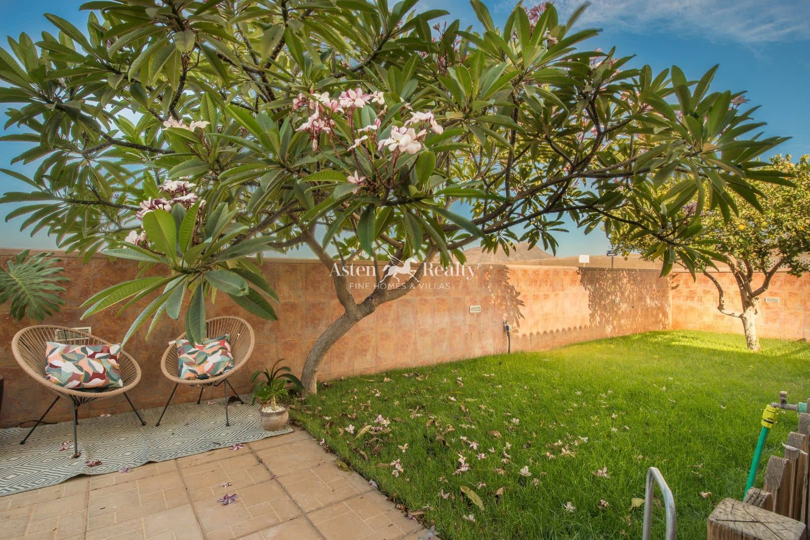 4 makuuhuone Huvila myytävänä paikassa Las Galletas mukana uima-altaan 
autotalli - 475 000 € (Ref: 9289743)