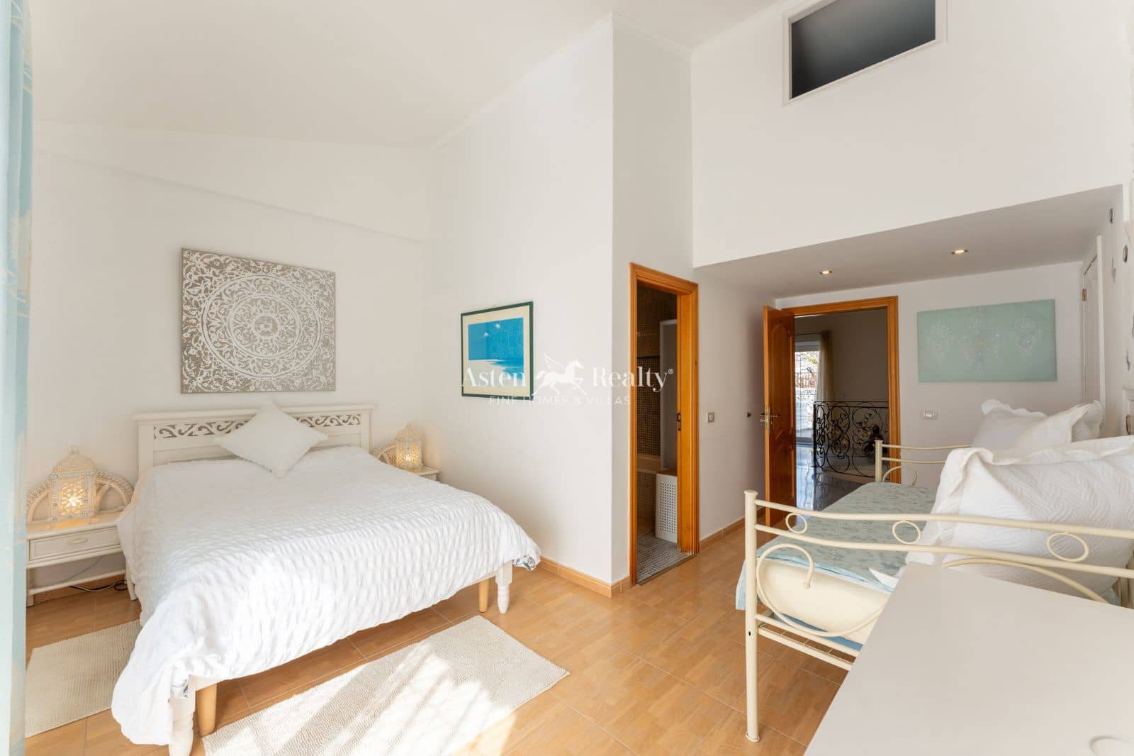 11 soveværelse Byhus til salg i Armenime med swimmingpool garage - € 4.300.000 (Ref: 9296068)