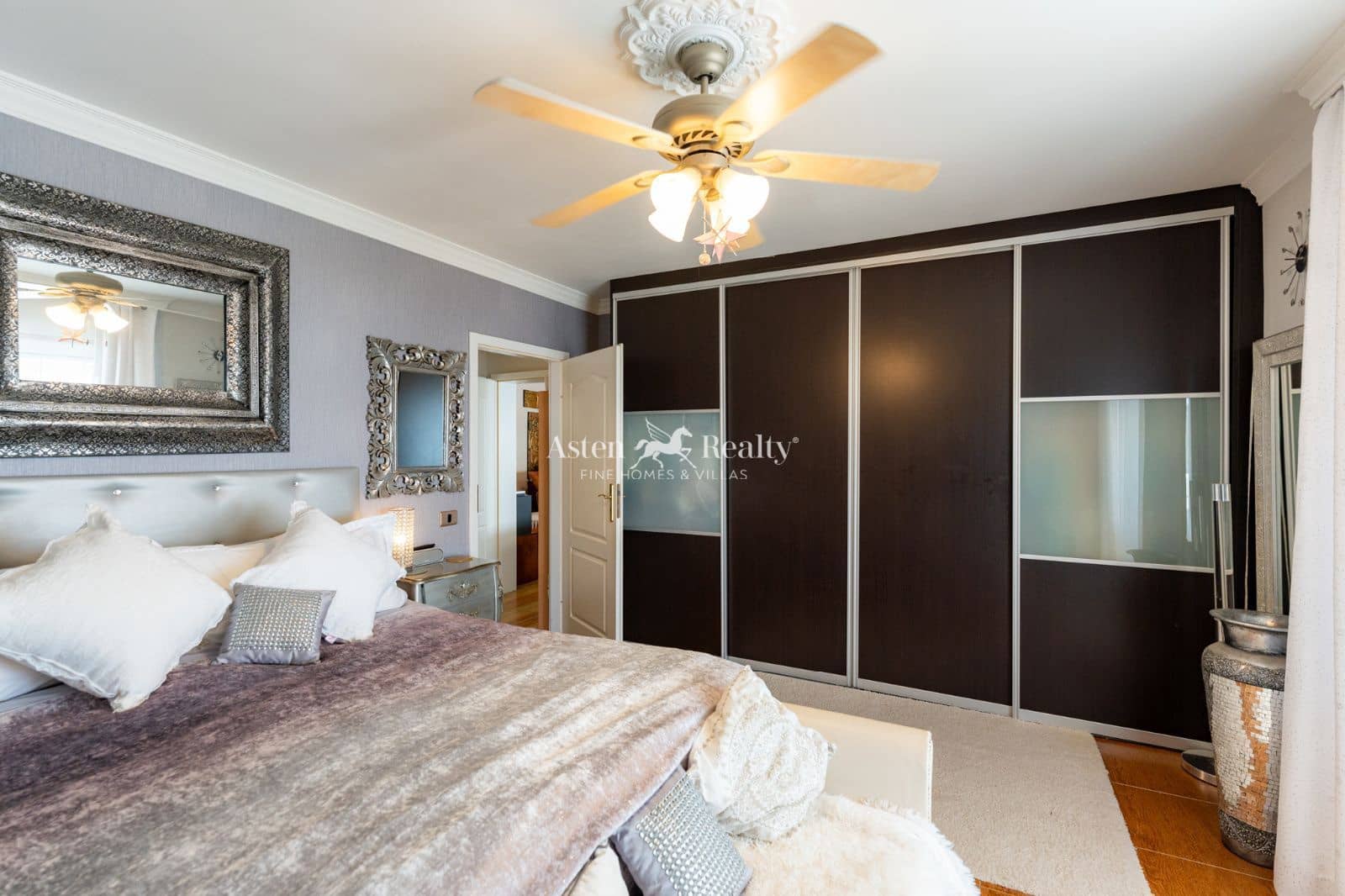 11 soveværelse Byhus til salg i Armenime med swimmingpool garage - € 4.300.000 (Ref: 9296068)