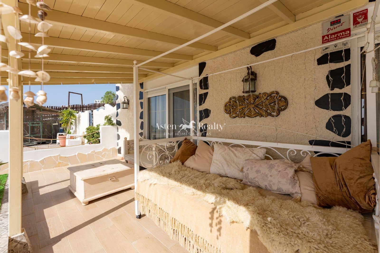 11 soveværelse Byhus til salg i Armenime med swimmingpool garage - € 4.300.000 (Ref: 9296068)