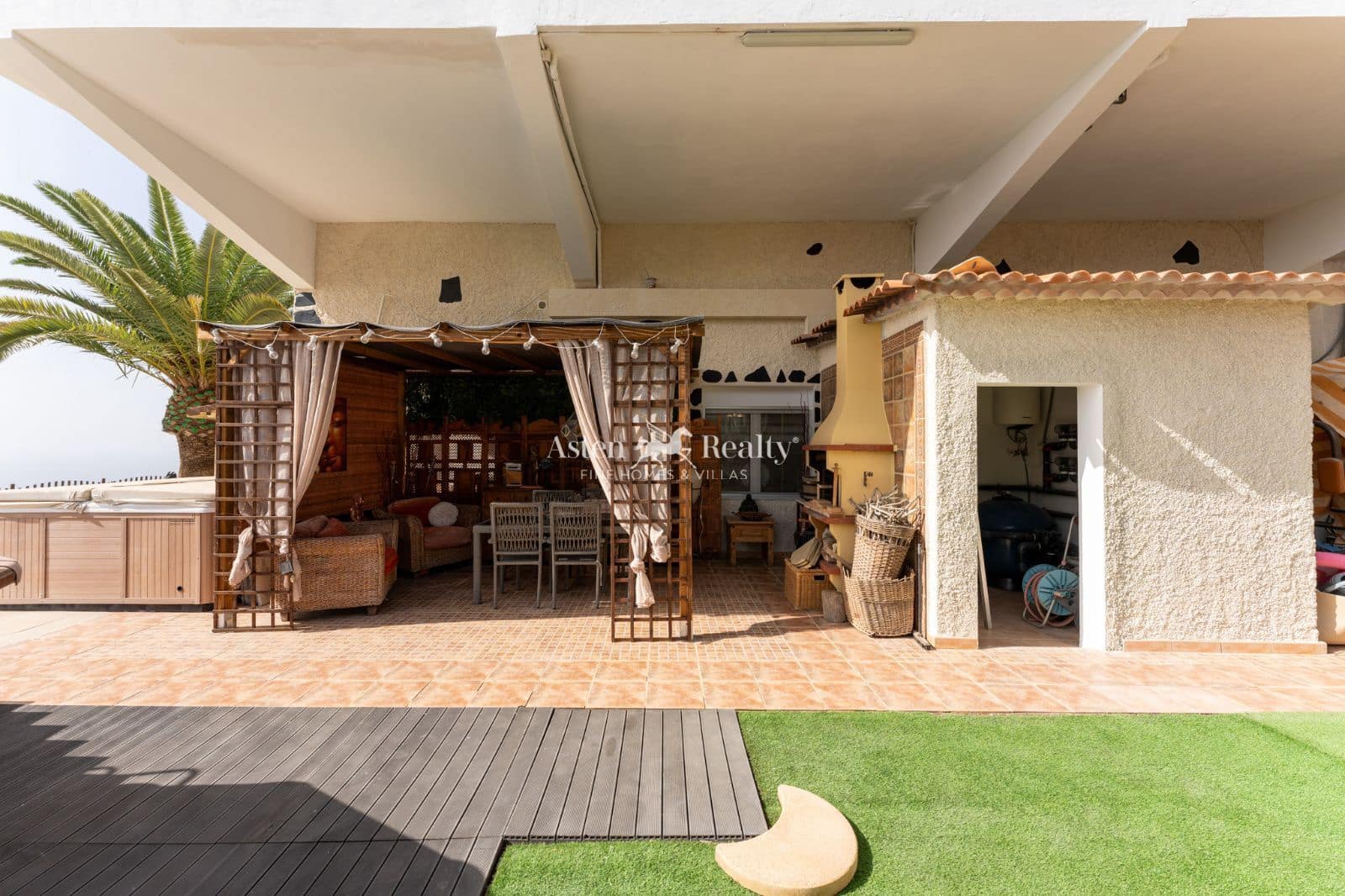 11 soveværelse Byhus til salg i Armenime med swimmingpool garage - € 4.300.000 (Ref: 9296068)