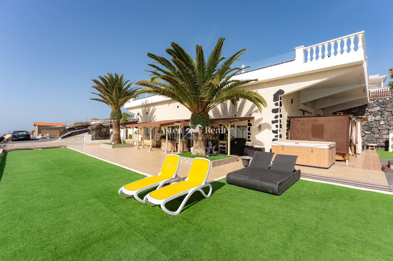 11 soveværelse Byhus til salg i Armenime med swimmingpool garage - € 4.300.000 (Ref: 9296068)