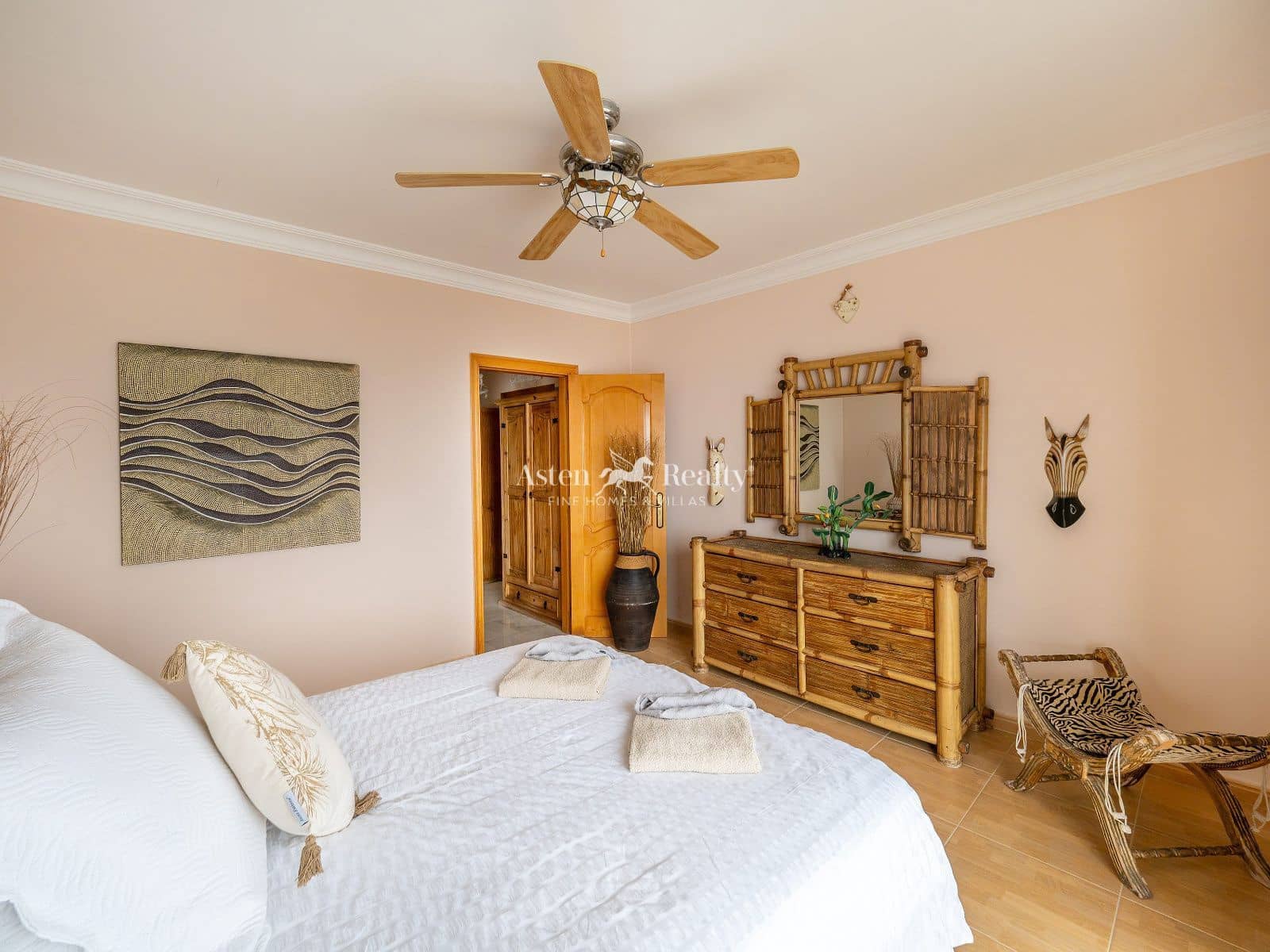 11 soveværelse Byhus til salg i Armenime med swimmingpool garage - € 4.300.000 (Ref: 9296068)