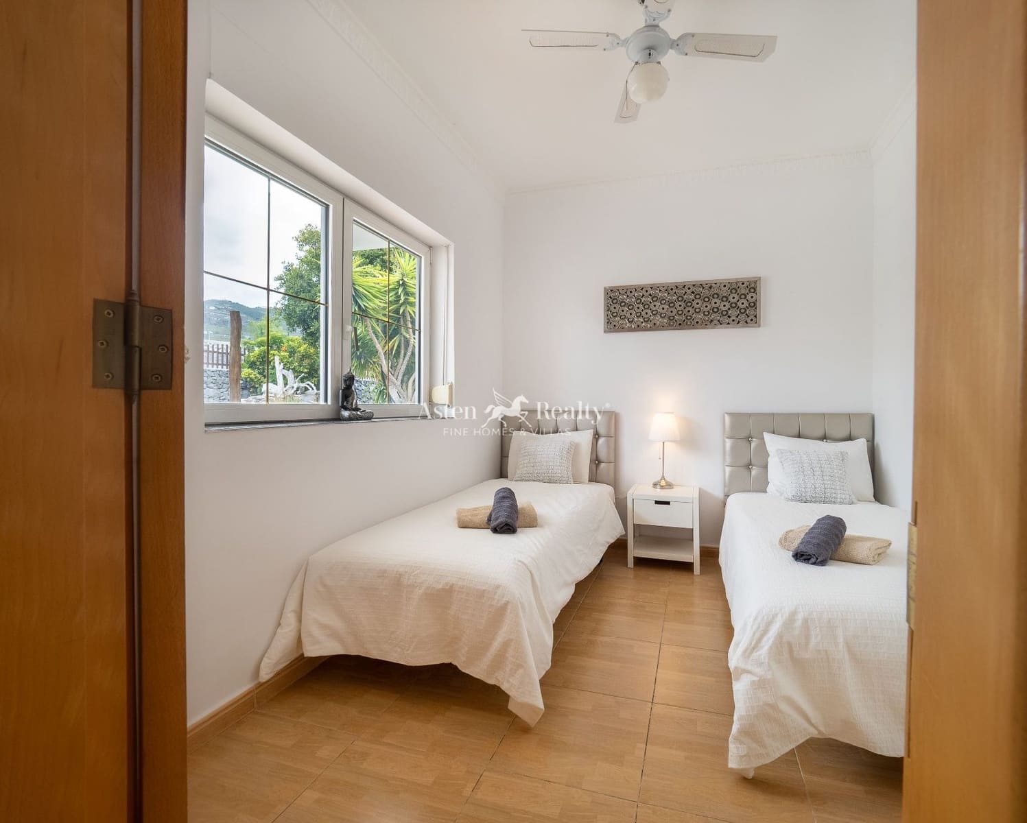 11 soveværelse Byhus til salg i Armenime med swimmingpool garage - € 4.300.000 (Ref: 9296068)