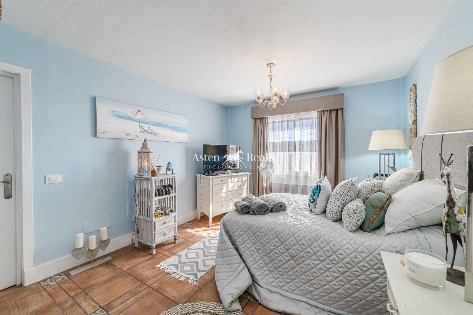 3 bedroom Villa for sale in San Miguel de Abona with garage - € 420,000 (Ref: 9296069)