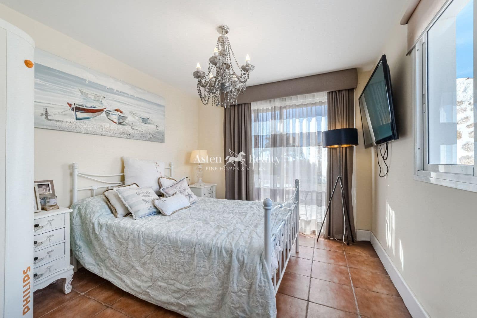 3 bedroom Villa for sale in San Miguel de Abona with garage - € 420,000 (Ref: 9296069)