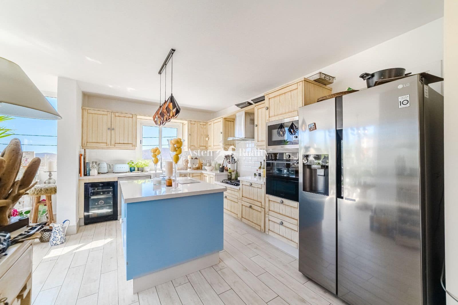 3 bedroom Villa for sale in San Miguel de Abona with garage - € 420,000 (Ref: 9296069)