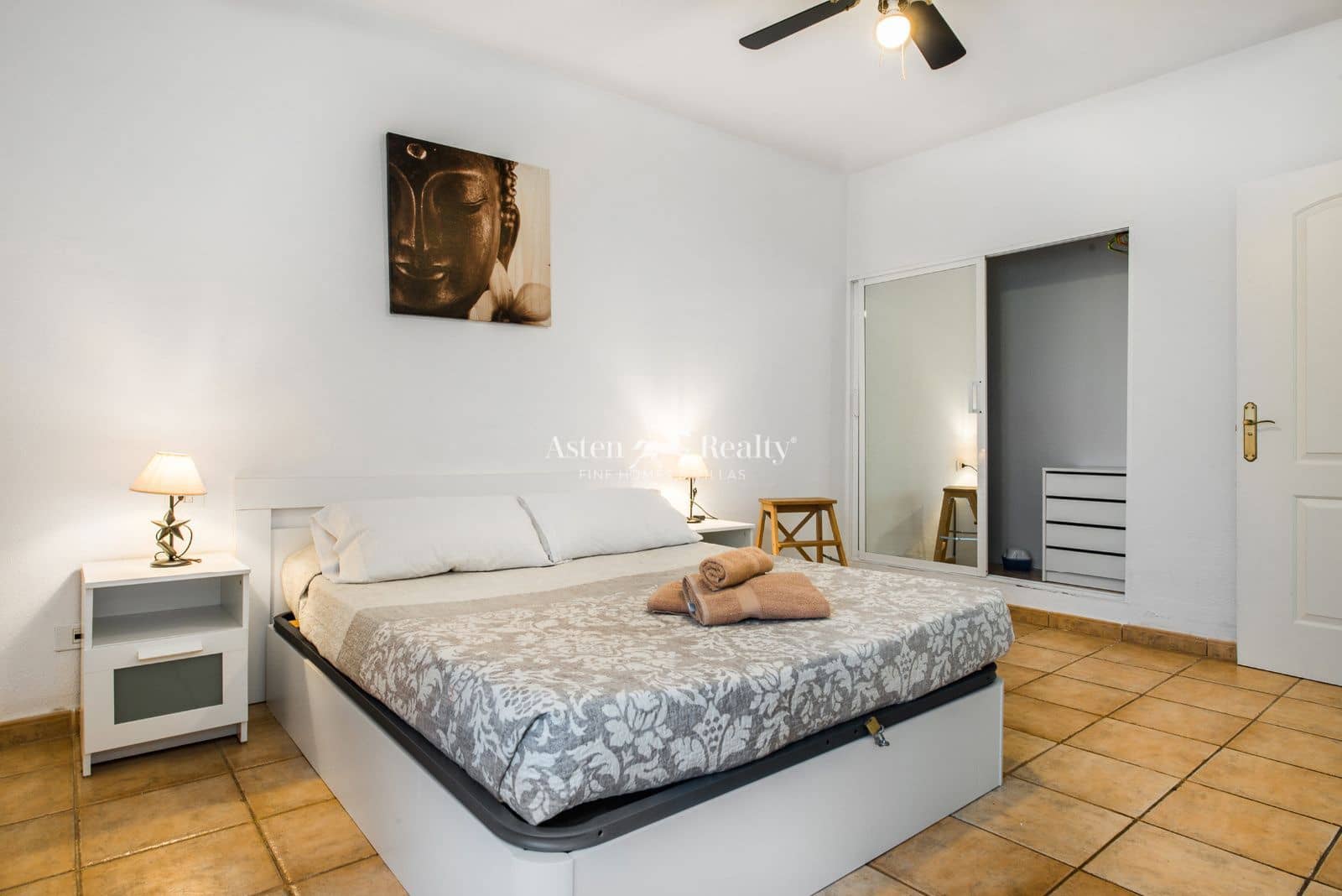 1 makuuhuone Asunto myytävänä paikassa Playa Paraiso mukana uima-altaan - 185 000 € (Ref: 9298983)