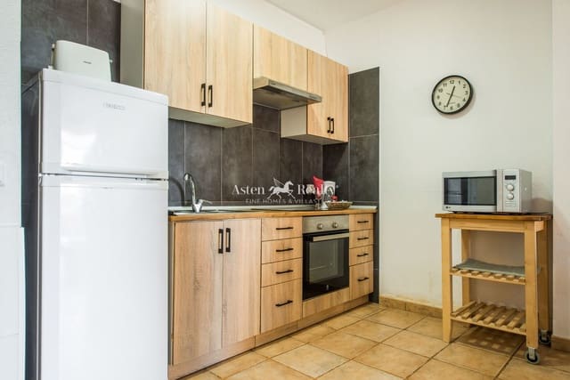 1 makuuhuone Asunto myytävänä paikassa Playa Paraiso, Adeje mukana uima-altaan - 185 000 € (Ref: 9298983)