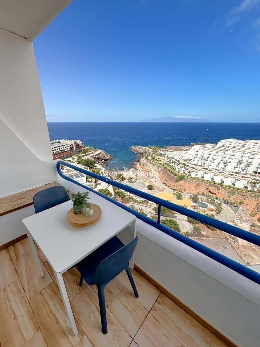 Flat te koop in Playa Paraiso met zwembad - € 210.000 (Ref: 9301589)