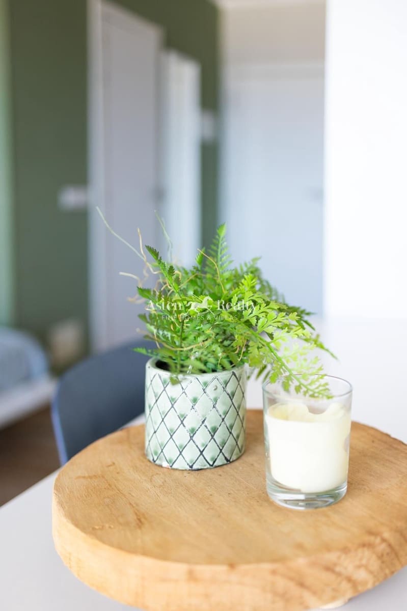 Flat te koop in Playa Paraiso met zwembad - € 210.000 (Ref: 9301589)