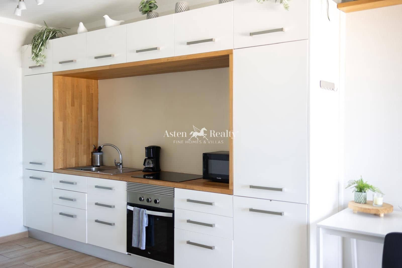 Flat te koop in Playa Paraiso met zwembad - € 210.000 (Ref: 9301589)