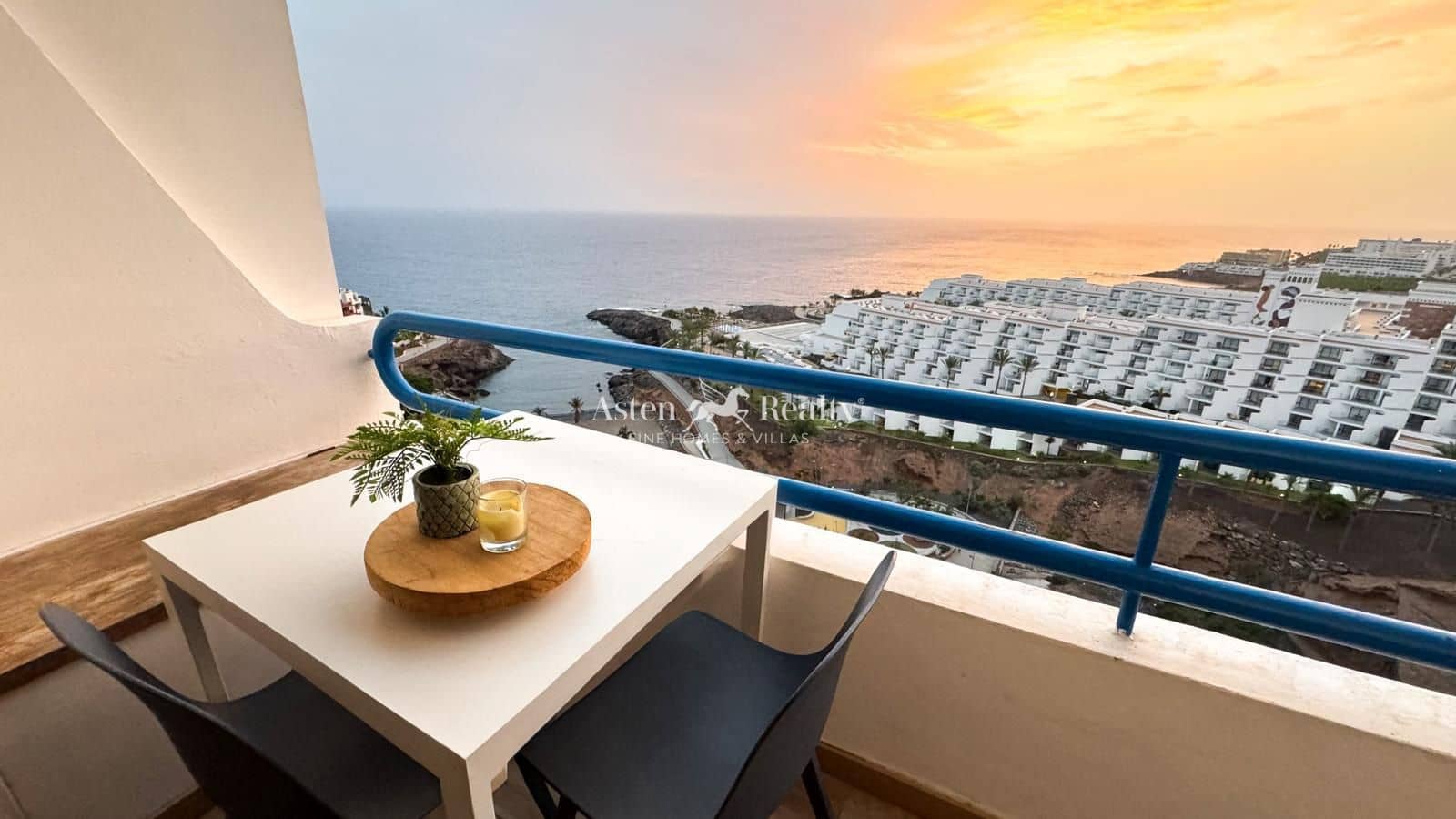 Flat te koop in Playa Paraiso met zwembad - € 210.000 (Ref: 9301589)