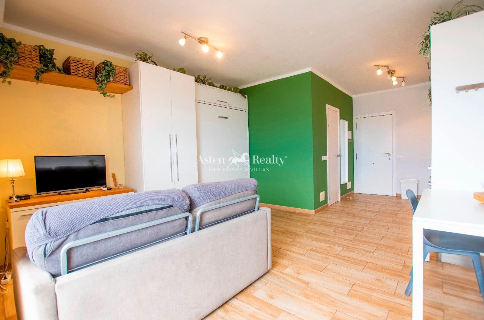 Flat te koop in Playa Paraiso met zwembad - € 210.000 (Ref: 9301589)