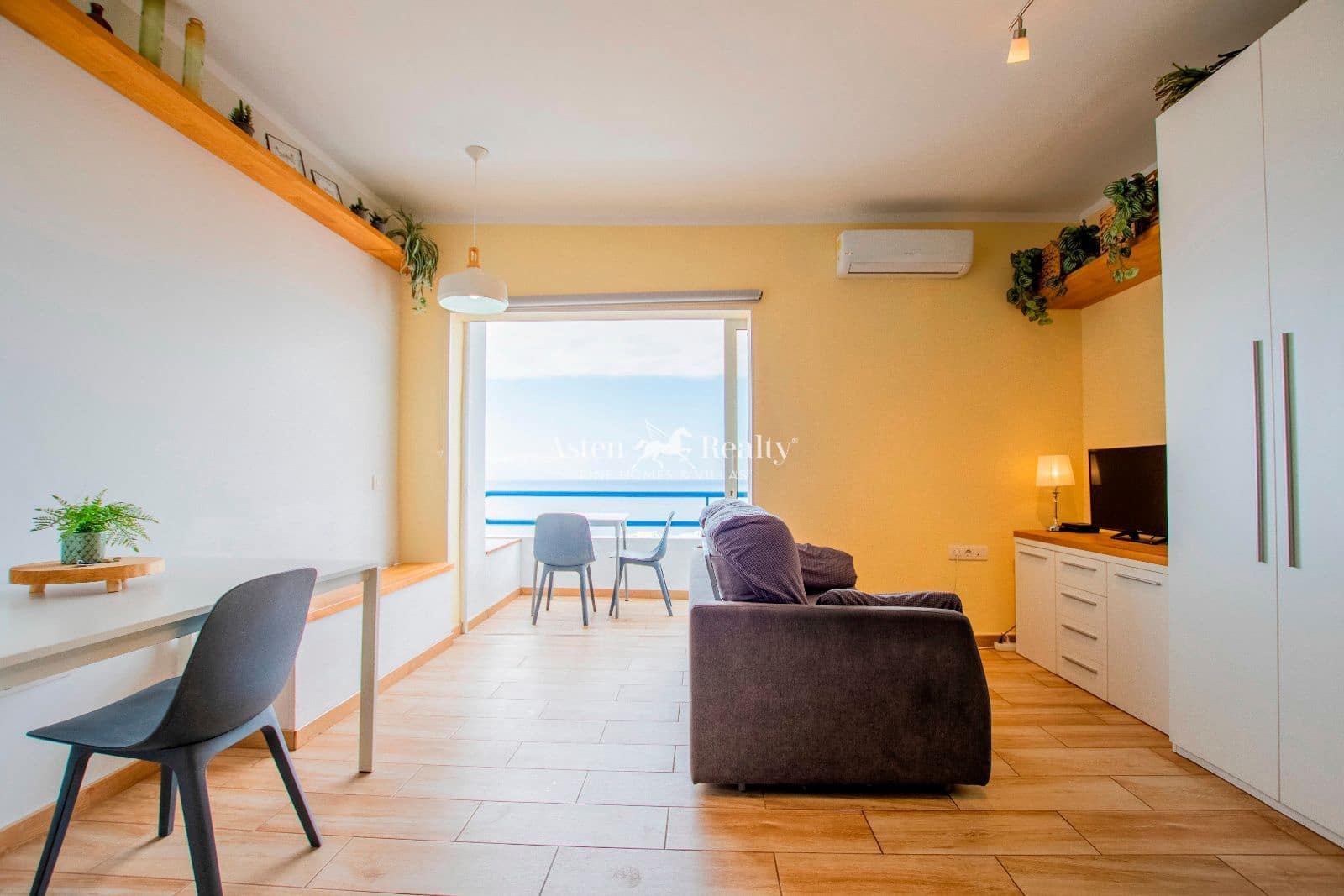 Flat te koop in Playa Paraiso met zwembad - € 210.000 (Ref: 9301589)