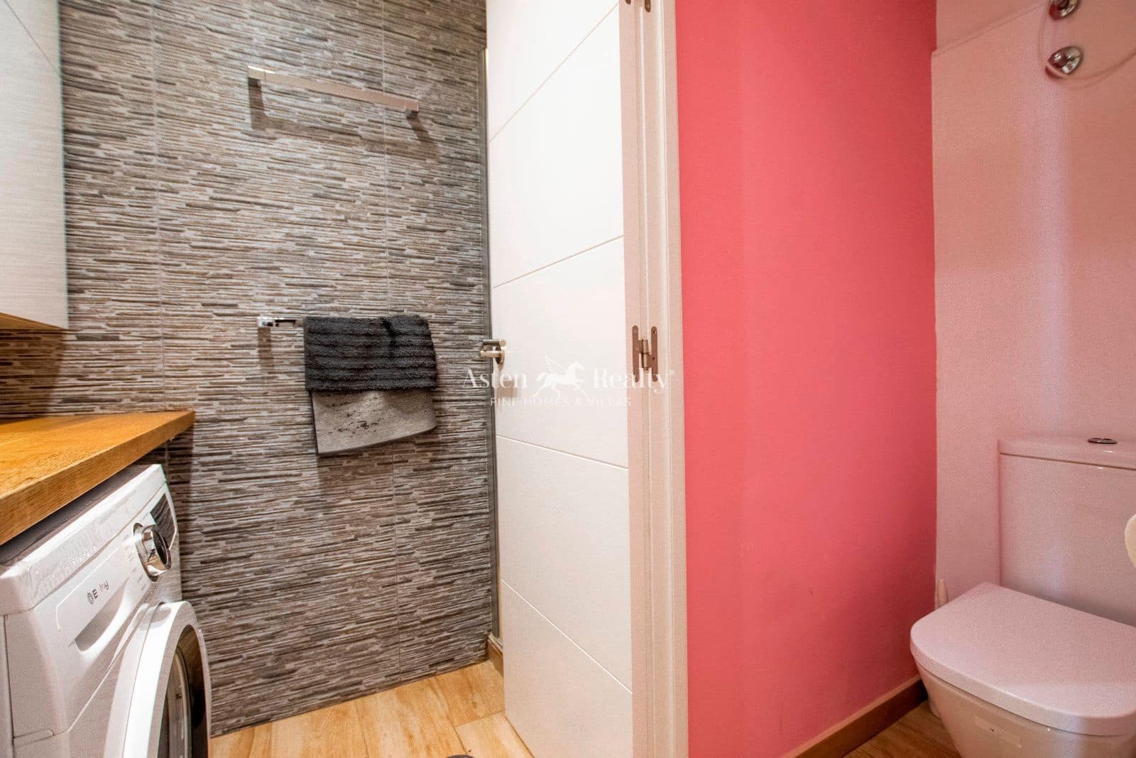 Flat te koop in Playa Paraiso met zwembad - € 210.000 (Ref: 9301589)