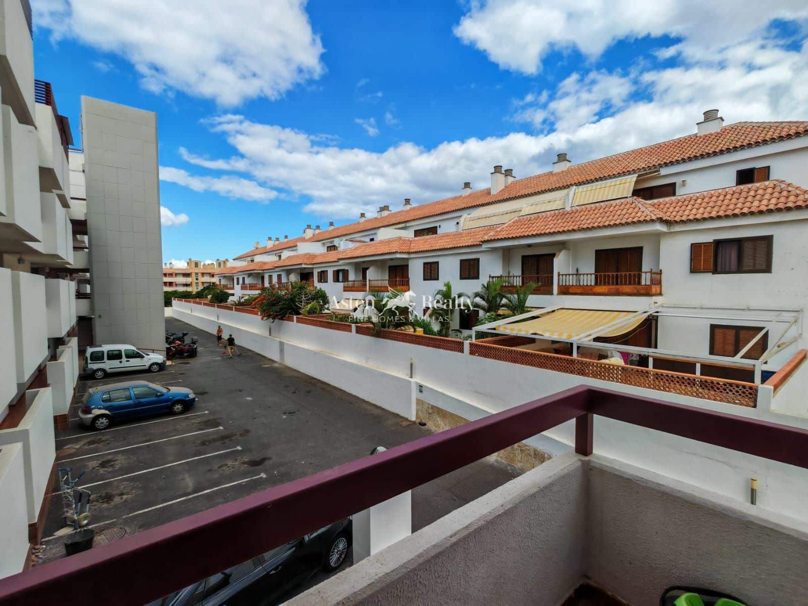 2 slaapkamer Flat te koop in Los Cristianos met garage - € 375.000 (Ref: 9301997)