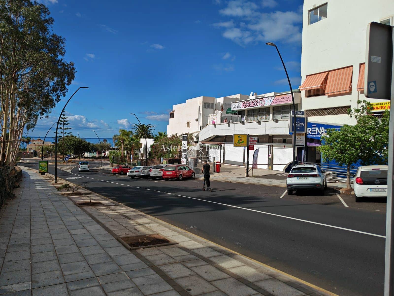 2 slaapkamer Flat te koop in Los Cristianos met garage - € 375.000 (Ref: 9301997)